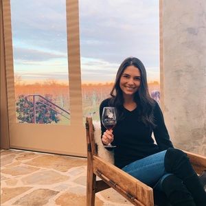 Meet your Posher, Alexis